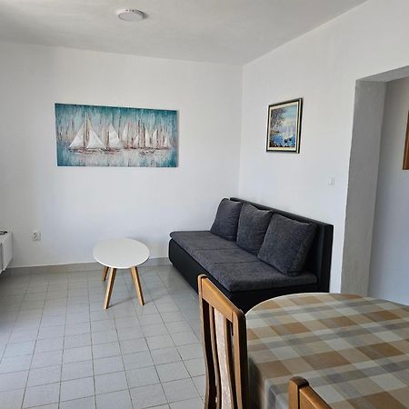 Apartments Lucin 大德尔韦尼克 外观 照片