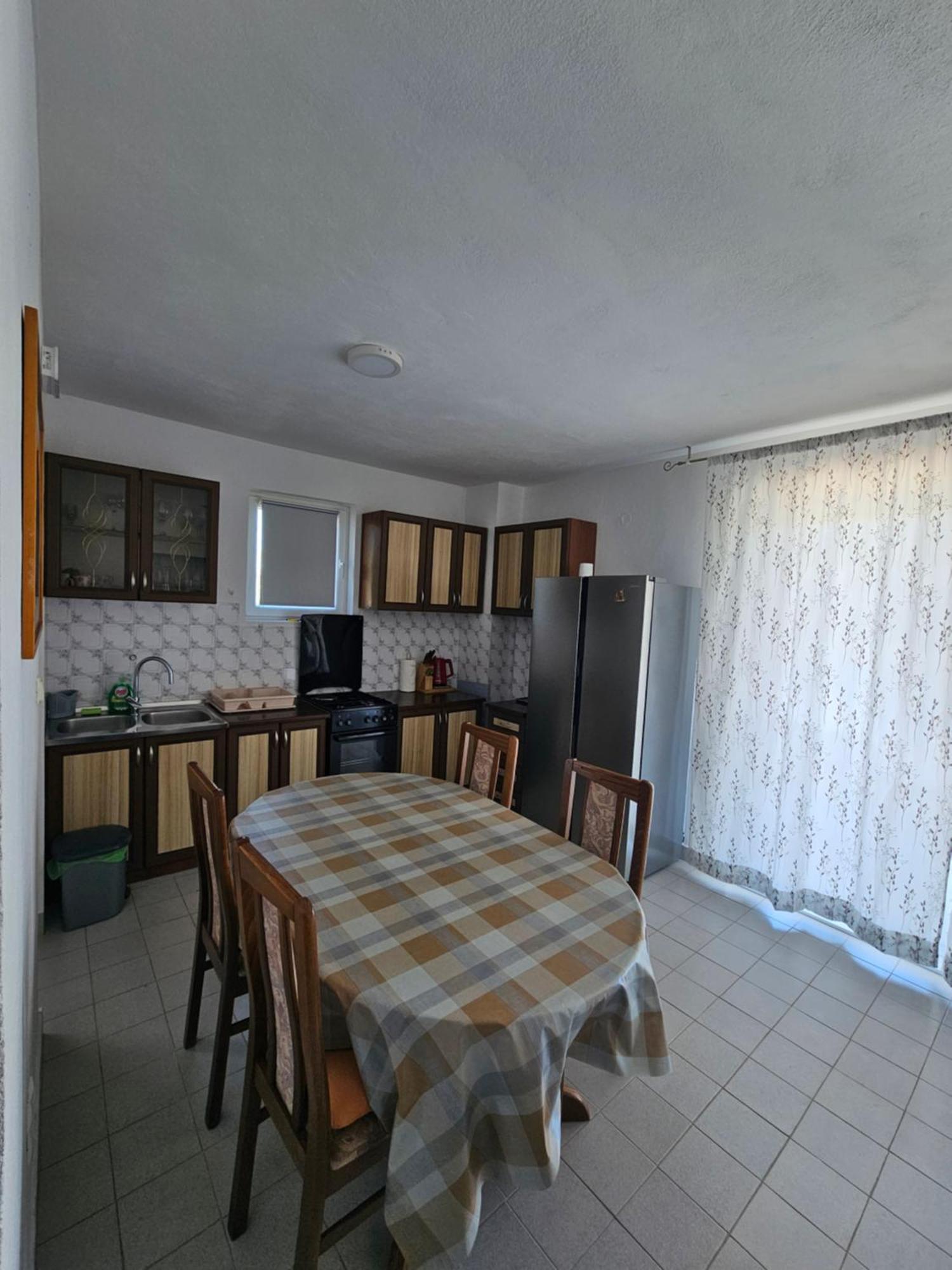 Apartments Lucin 大德尔韦尼克 外观 照片